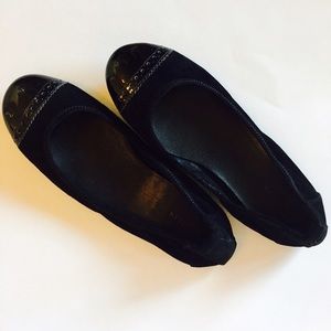 Cole Haan Shoes - ⛔️BUNDLED⛔️Cole Haan enamel toe tip black flats Cole Haan Shoes - ⛔️BUNDLED⛔️Cole Haan enamel toe tip black flats