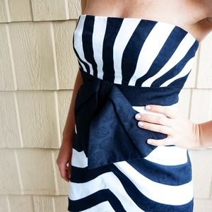 phoebe couture Dresses & Skirts - Phoebe Couture Bow Stripe Dress phoebe couture Dresses & Skirts - Phoebe Couture Bow Stripe Dress