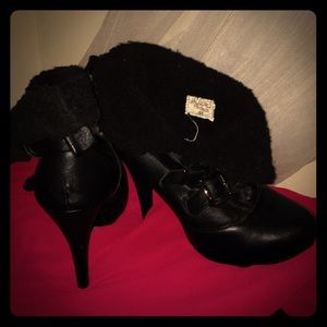 Black heeled ankle booties Black heeled ankle booties