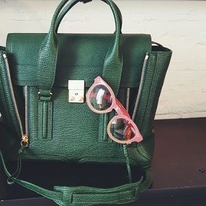 LOWESTHouse of Harlow // Sunglasses LOWESTHouse of Harlow // Sunglasses