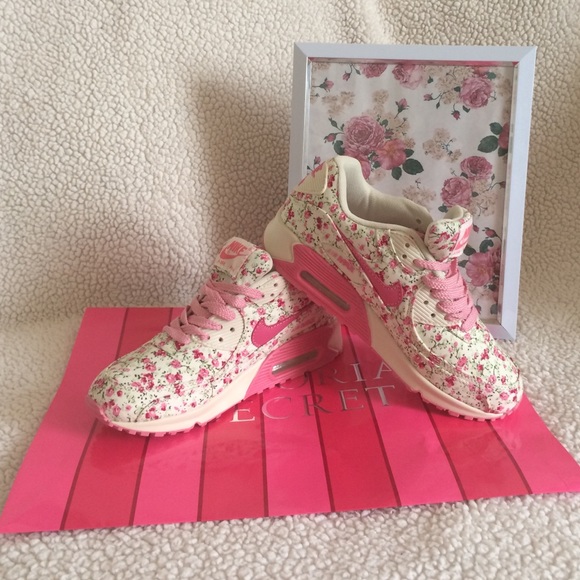 Nike Air Max 90 Pink Floral Nike Air Max 90 Pink Floral
