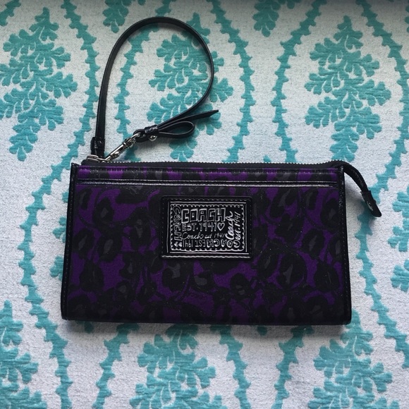 coach wristlets 64
