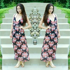 Dresses & Skirts - Floral maxi dress Dresses & Skirts - Floral maxi dress