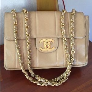 Authentic Chanel Caviar Beige Vintage Jumbo Flap Authentic Chanel Caviar Beige Vintage Jumbo Flap