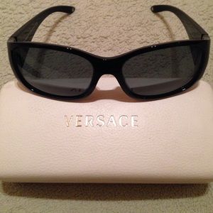 Versace sunglasses black Versace sunglasses black