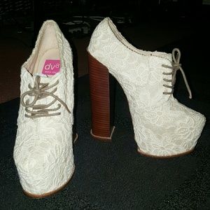 Dolce Vita platform bootie Dolce Vita platform bootie