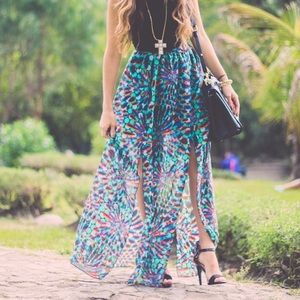Iconica Dresses & Skirts - Double slit floral maxi skirt Iconica Dresses & Skirts - Double slit floral maxi skirt