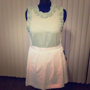 French Connection Tops - Reduced 🎉Mint ruffled French Connection top SZ 10 French Connection Tops - Reduced 🎉Mint ruffled French Connection top SZ 10