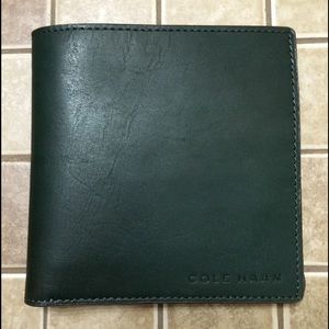 Cole Haan Handbags - Beautiful forest green Cole Haan wallet Cole Haan Handbags - Beautiful forest green Cole Haan wallet