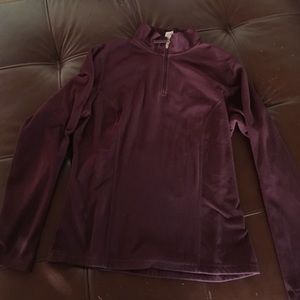 North face burgundy fine fleece pull over. North face burgundy fine fleece pull over.