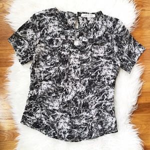 Robbi & Nikki Tops - SALE -- robbi & nikki keyhole short sleeve top Robbi & Nikki Tops - SALE -- robbi & nikki keyhole short sleeve top