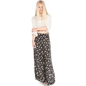 NWOT Brandy Melville Aarika pants NWOT Brandy Melville Aarika pants