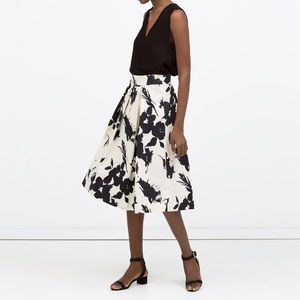 Zara Dresses & Skirts - Zara Printed Pleated Full Skirt Zara Dresses & Skirts - Zara Printed Pleated Full Skirt