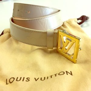 Louis Vuitton Accessories - LOUIS VUITTON BELT AUTHENTIC Louis Vuitton Accessories - LOUIS VUITTON BELT AUTHENTIC