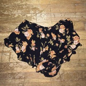 Brandy Melville shorts Brandy Melville shorts