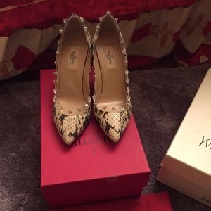 Valentino snake skin heels Valentino snake skin heels