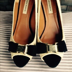 Zara Peep Toe Two Toned Platform Pumps Zara Peep Toe Two Toned Platform Pumps