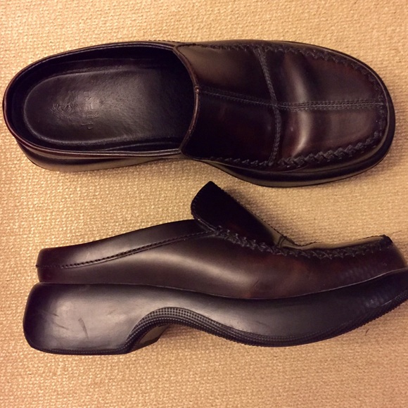 dansko clogs non slip