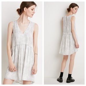 Forever 21 Dresses & Skirts - Forever 21 Gray and White Dress Forever 21 Dresses & Skirts - Forever 21 Gray and White Dress