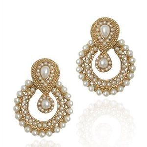 Gorgeous Bollywood earrings gold and pearl Gorgeous Bollywood earrings gold and pearl