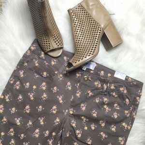 Jolt Pants - Brand New Floral Print Skinny Jeans Jolt Pants - Brand New Floral Print Skinny Jeans