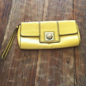 Banana Republic Handbags - Banana Republic Yellow Wristlet Clutch Banana Republic Handbags - Banana Republic Yellow Wristlet Clutch