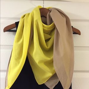 "KATE SPADE SATURDAY" Scarf. "KATE SPADE SATURDAY" Scarf.