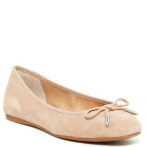 NWOT DV by Dolce Vita Renegade Flat, Nude Suede NWOT DV by Dolce Vita Renegade Flat, Nude Suede