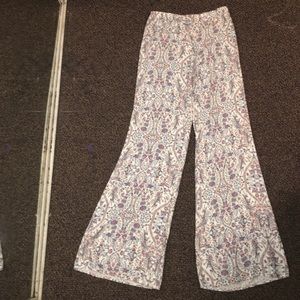 NWT Brandy Melville flowy pants (ONE SIZE) NWT Brandy Melville flowy pants (ONE SIZE)