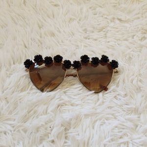 Black rose framed sunglasses Black rose framed sunglasses