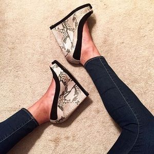Tory Burch Shoes - Tory Burch Peep Toe Wedges Tory Burch Shoes - Tory Burch Peep Toe Wedges