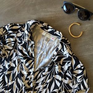 Diane von Furstenberg Tops - Black and White Print DVF Wrap Top Diane von Furstenberg Tops - Black and White Print DVF Wrap Top