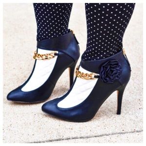 Shoe Dazzle Shoes - B&W Ankle Booties Shoe Dazzle Shoes - B&W Ankle Booties