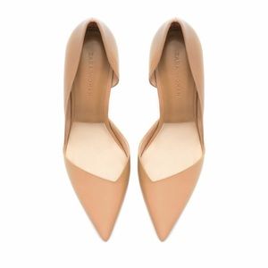 {ZARA} Asymetrical Court Heels Pumps Nude {ZARA} Asymetrical Court Heels Pumps Nude