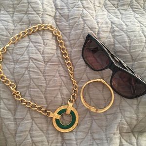 Jewelry - Gold and green vintage necklace Jewelry - Gold and green vintage necklace