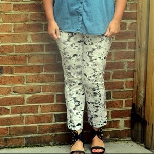 Mossimo Supply Co Pants - Black and White Floral Cropped Pants Mossimo Supply Co Pants - Black and White Floral Cropped Pants