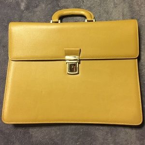 Alberta di Canio Handbags - Tan leather briefcase. Alberta di Canio Handbags - Tan leather briefcase.