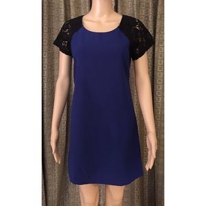 BLUE DRESS WITH BLACK LACE SLEEVES SIZE MEDIUM BLUE DRESS WITH BLACK LACE SLEEVES SIZE MEDIUM