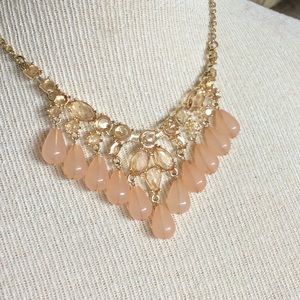 Peach gold tone statement necklace new Peach gold tone statement necklace new