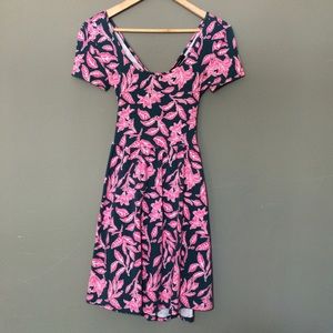 Forever 21 Dresses & Skirts - Cut Out Back Pink Lilly Floral Print Dress Forever 21 Dresses & Skirts - Cut Out Back Pink Lilly Floral Print Dress
