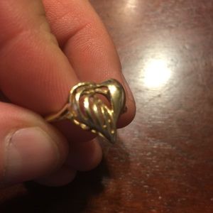10k heart shaped gold ring 10k heart shaped gold ring