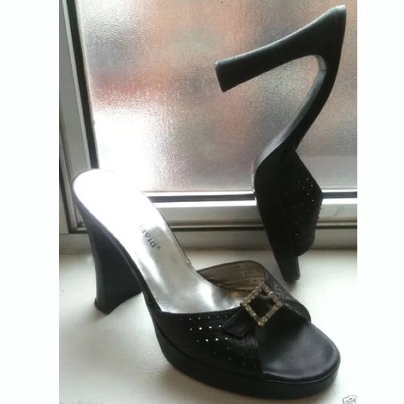 Charles David SWAROVSKI $295 Black PLATFORM HEELS8