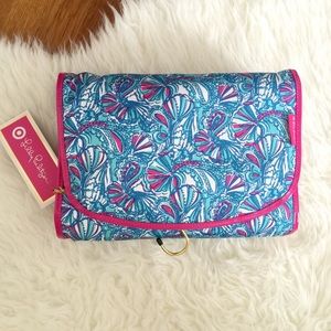 Lilly Pulitzer Handbags - Lilly Pulitzer for Target My Fans Make Up tote Lilly Pulitzer Handbags - Lilly Pulitzer for Target My Fans Make Up tote