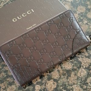 Gucci Handbags - Brand New Authentic Gucci Zippie Wallet Gucci Handbags - Brand New Authentic Gucci Zippie Wallet