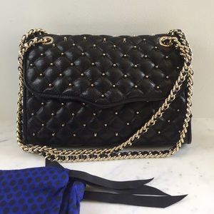 REBECCA MINKOFF
Quilted With Studs Shoulder Bag REBECCA MINKOFF
Quilted With Studs Shoulder Bag