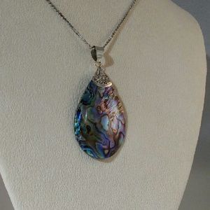 Jewelry - 💐 Abalone Pendant Necklace Jewelry - 💐 Abalone Pendant Necklace