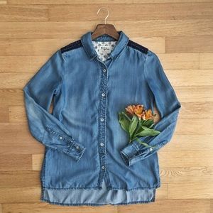 Anthropologie Dakota Chambray Buttondown Anthropologie Dakota Chambray Buttondown