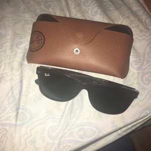Ray-Ban Accessories - Ray-ban wayfarer sunglasses (authentic) Ray-Ban Accessories - Ray-ban wayfarer sunglasses (authentic)