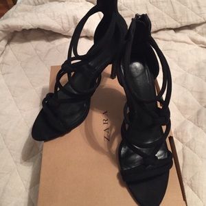 Zara Black Strappy Suede Dressy heels Sandals 6.5 Zara Black Strappy Suede Dressy heels Sandals 6.5