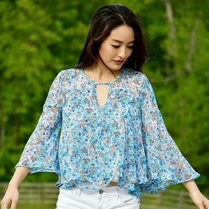 Tops - Beautiful floral top with bell sleeves Tops - Beautiful floral top with bell sleeves